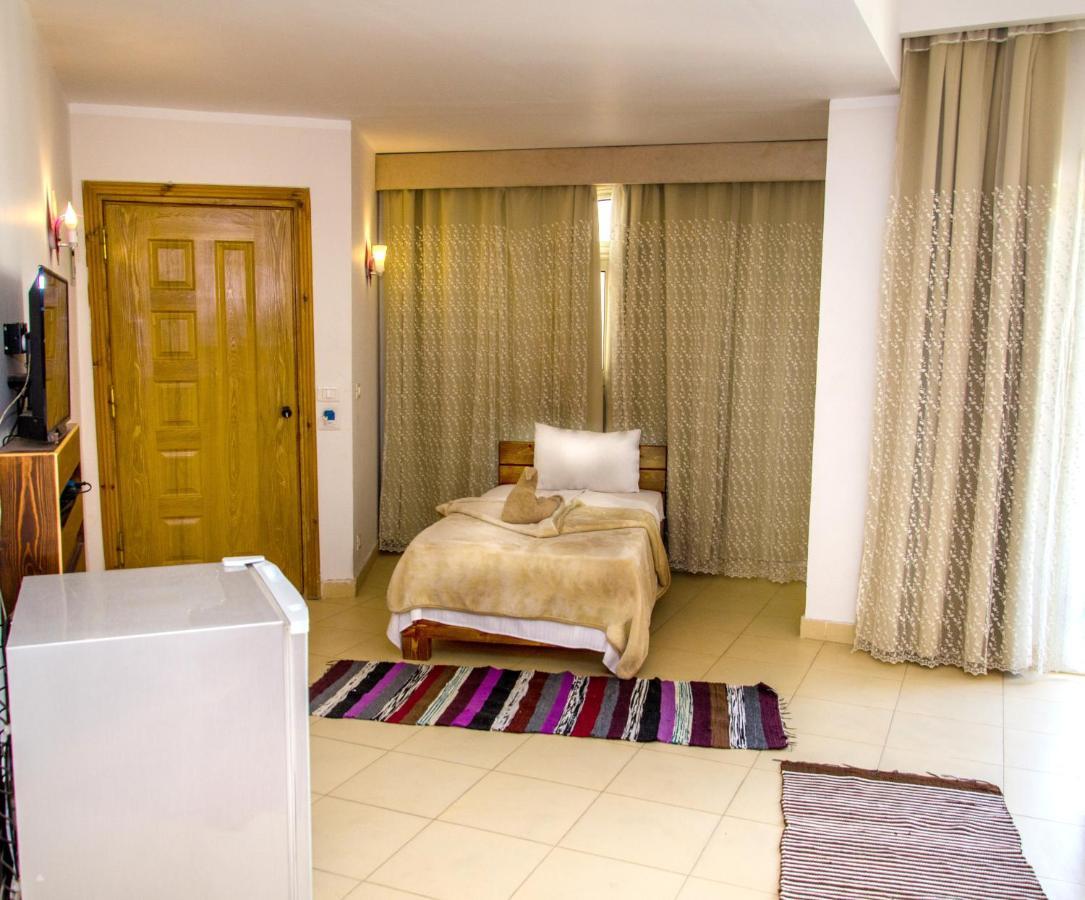 New Yalla Hotel Дахаб Екстериор снимка