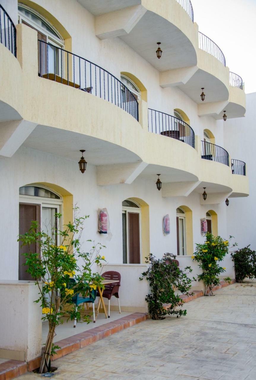New Yalla Hotel Дахаб Екстериор снимка